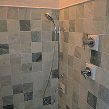 Lakehouse bathroom