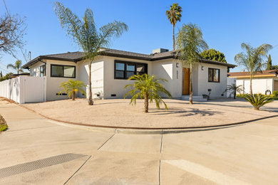 Trendy exterior home photo in Los Angeles