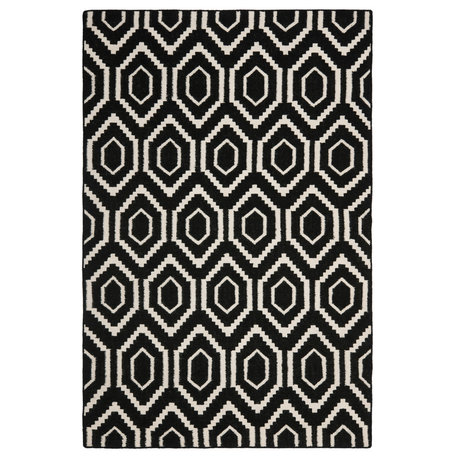 Safavieh Dhurries Collection DHU556 Rug, Black/Ivory, 5'x8'