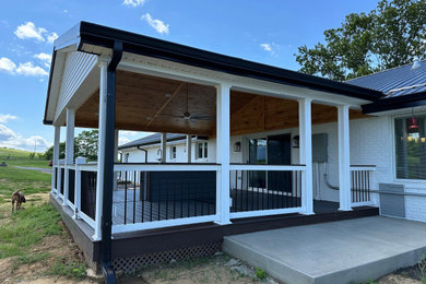 Deck - farmhouse deck idea in Louisville