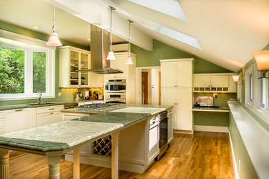 Inspiration for a timeless kitchen remodel in Boston