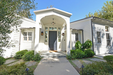 Inspiration for a transitional exterior home remodel in Los Angeles