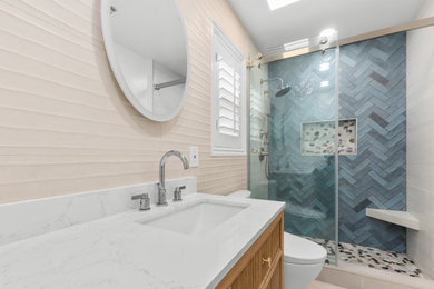 Example of a trendy bathroom design in San Diego