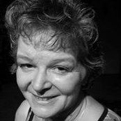 Sharon Sands's photo