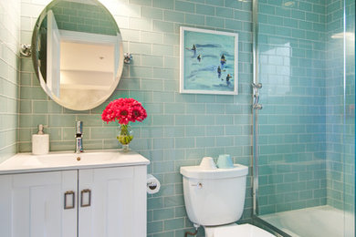 Bathroom - bathroom idea in New York
