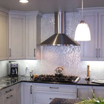 Ultracraft Kitchen - Sarasota in Lunar Gray w/ Nickel Glaze
