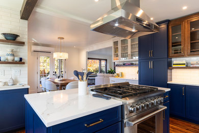 Example of an ornate kitchen design in Seattle