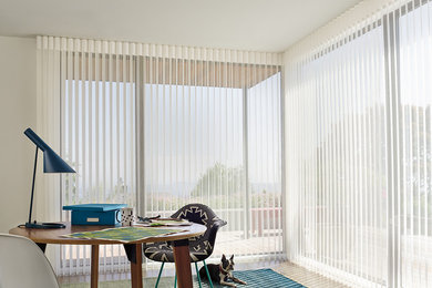 Example of a home office design in Denver