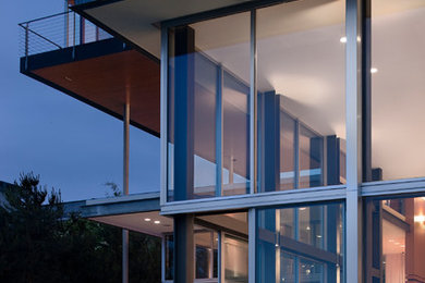 Minimalist exterior home photo in Seattle