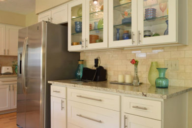 Kitchen - kitchen idea in Houston