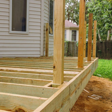 Deck contractor