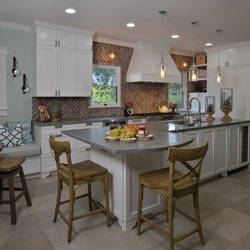 Kitchen Bar and Built-In Hood