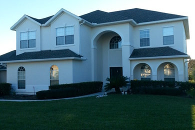 Example of an exterior home design in Jacksonville