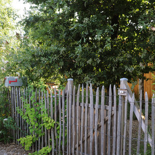 Stilmix Garten mit Gartenweg und Mulch in Sonstige