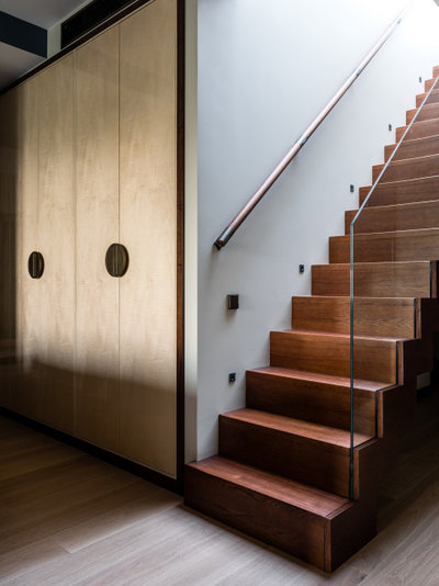 Современный Лестница by Porte Rouge Interiors