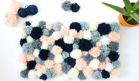 DIY : Fabriquez un tapis en pompons pour une déco cosy cet hiver