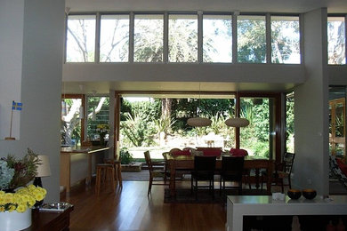This is an example of a modern home design in Hobart.