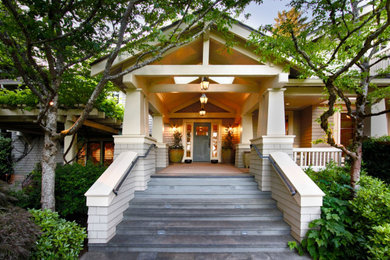 Example of an entryway design in Seattle