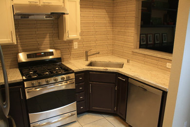 Kitchen - contemporary kitchen idea in San Francisco