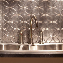 Fasade Rings in Galvanized Steel - Home Decor
