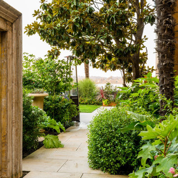 A Lush, Tropical Paradise in the Pacific Northwest