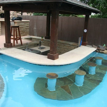 Pool Bar & Poolside Outdoor Kitchen