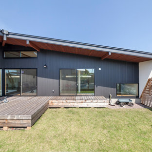 他の地域のシャビーシック調のおしゃれなデッキの写真