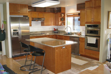 Design ideas for a kitchen in Hawaii.