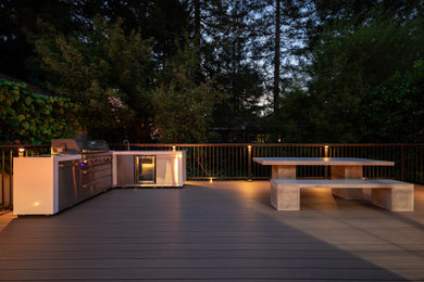 Inspiration for a modern deck remodel in San Francisco