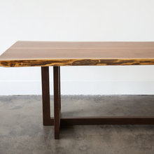 Caroline table