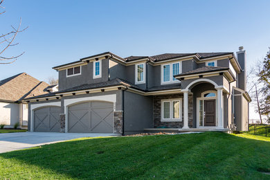 Example of a classic exterior home design in Kansas City