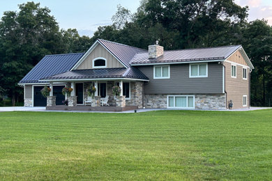 Inspiration for a craftsman exterior home remodel in Minneapolis