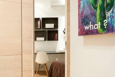 Inspiration for a scandinavian home office remodel in Madrid