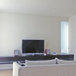フロートテレビボード(床から浮いているテレビボード)施工例 - リビング家具