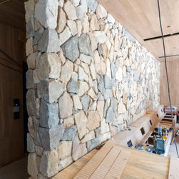Berwick Irregular Mixed Sandstone Cladding - Rodd & Gunn Brisbane Project - Wall & Floor Tiles