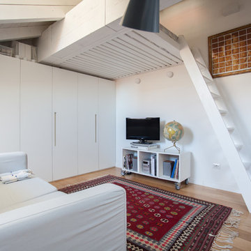 Mansarda bianca moderna