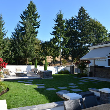 ELEVATED OUTDOOR FIREPIT - easy access to bar, outdoor kitchen & pool