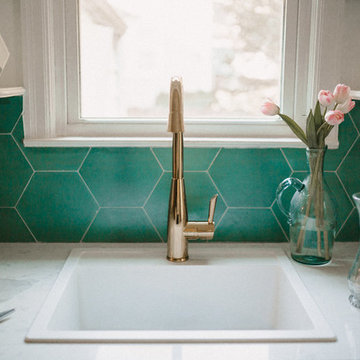 "kelly" hexagonal tiles all over kitchen backsplash