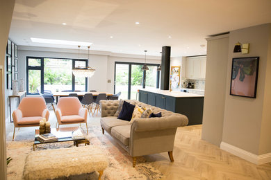 Photo of a modern living room in Surrey.