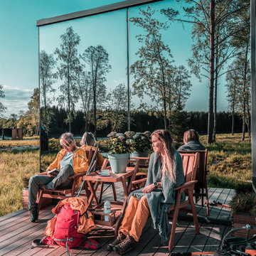 ÖÖD adores seasons. Here's ÖÖDs dating it's most active friend - Summer