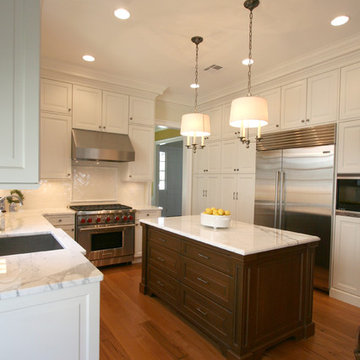 Eat in Kitchen Maximizes Both Storage and Entertainment Space