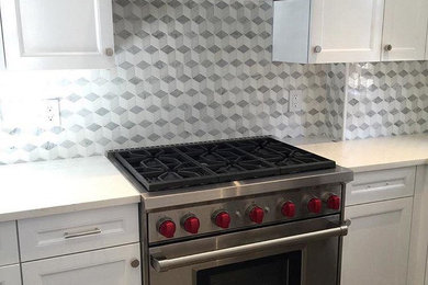 Kitchen - kitchen idea in Dallas