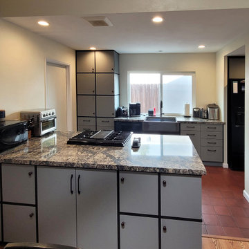 Gray Grid: An Individual Kitchen