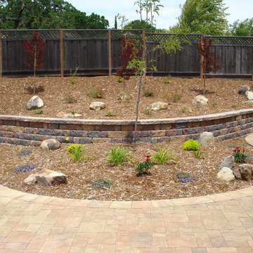 Pavestone Venetian Stone Platinum Pavers & Highland Wall