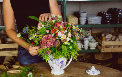 DIY : Transformez une vieille théière en un vase plein de charme
