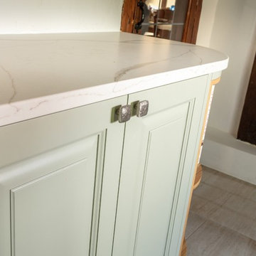 Solid Oak Shaker Style Kitchen with Marble Worktop