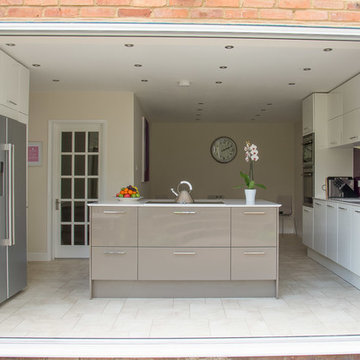 High gloss white and high gloss beige grey