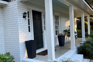 Trendy exterior home photo in Charleston