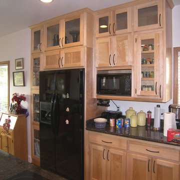 Rustic Maple Kitchen with Natural Finish