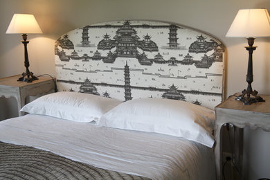 Aménagement d'une chambre classique.